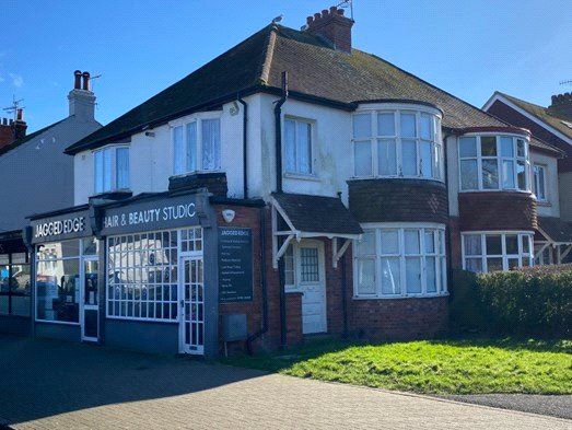 Retail premises to let in Station Parade, Tarring Road, Worthing, West Sussex