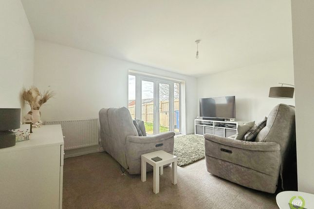 8 Aspin Way, Darwen photo 2