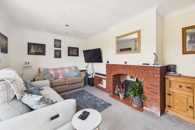 19, Church Way, Blakeney photo 2