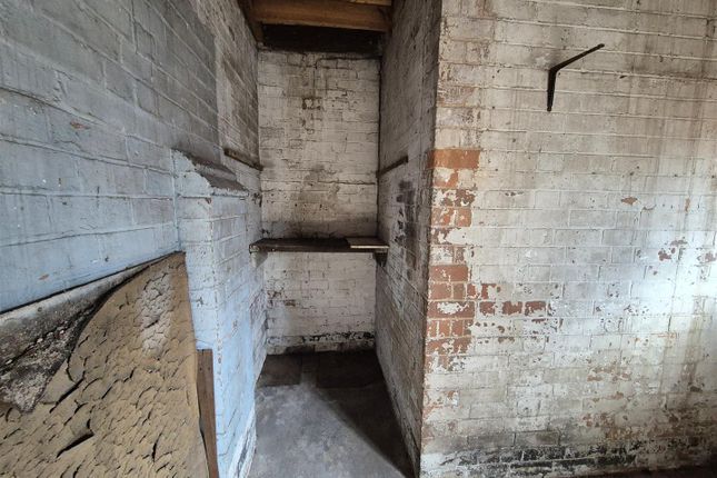 Garage, 37, Fosse Road Central, Leicester photo 4