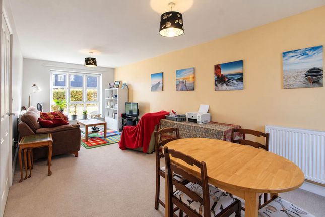 40, Gwendoline Buck Drive, Aylesbury photo 4