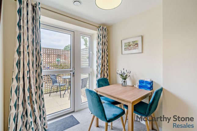 4 Balshaw Court, Burlington Gardens, Leyland photo 2