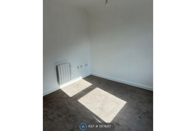 Flat, A Gerard St AshtonInMakerfield, Wigan photo 5