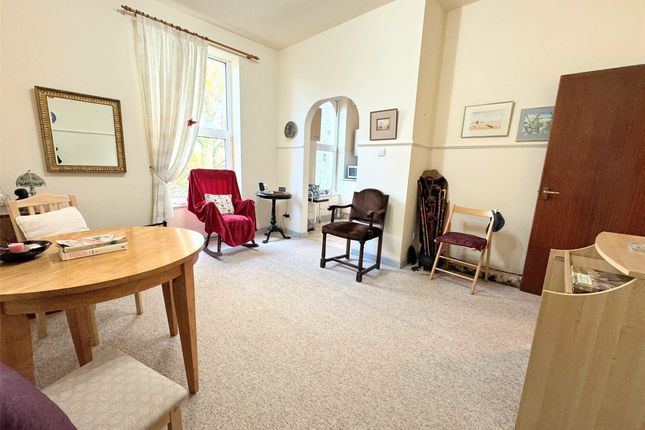 Flat 4, 57, St. Nicholas Street, Cornwall photo 4