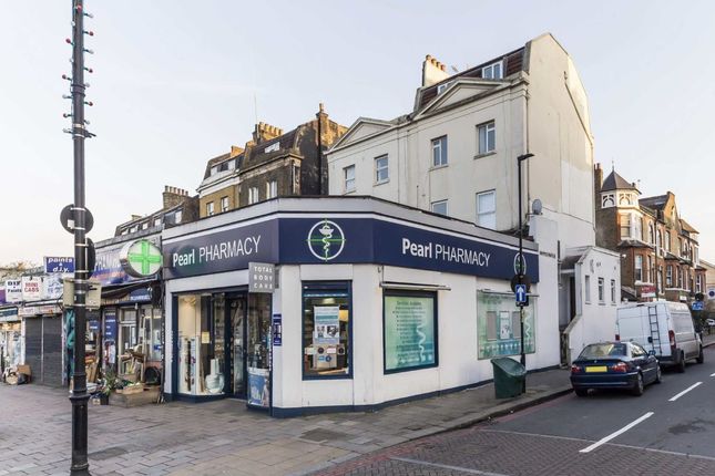 Thumbnail Flat to rent in Clapham High Street, London
