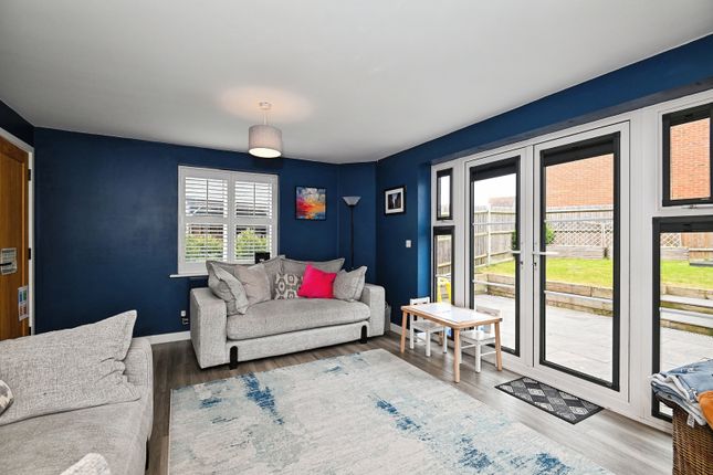 11, Gambit Way, Kent photo 4