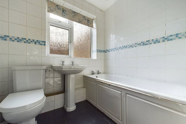 Flat for sale in Victoria Court, Victoria Road, Romford