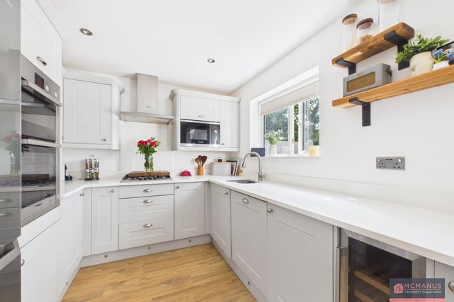 119, Broad Oak Way, Stevenage photo 2