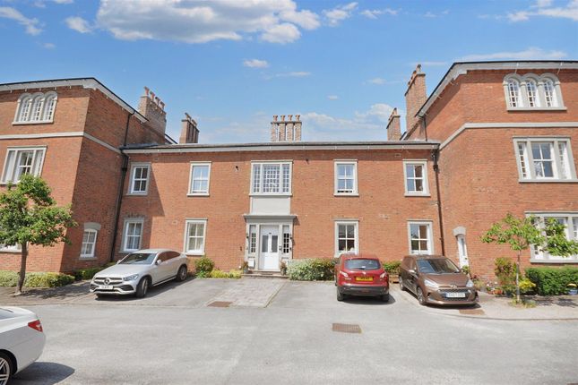 7, Trent Court, Stone photo 2