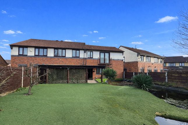 9, Hartwell Close, Beswick photo 2