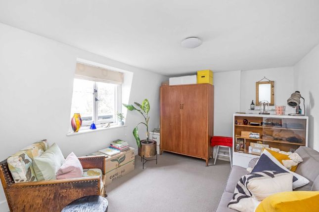 Terraced house to rent in Choumert Road, London