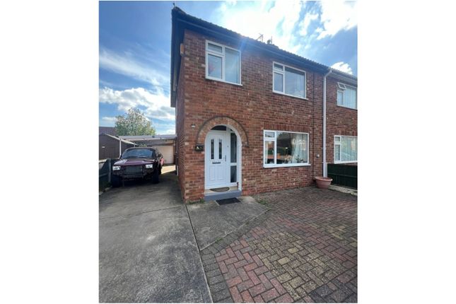 Thumbnail Semi-detached house for sale in Berkeley Avenue, Lincoln