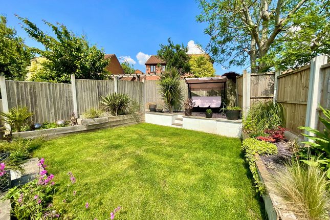 9 Kingsland Close, Stone photo 4