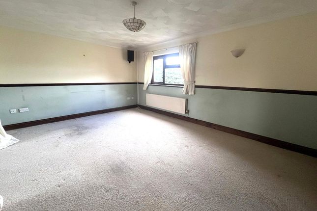 11, Lavinia Drive, Pembrokeshire photo 3