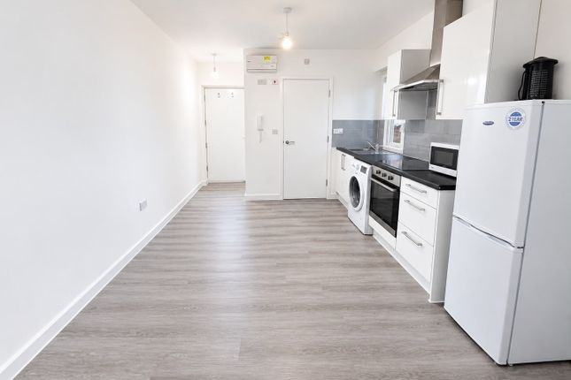 Cranbrook Road, Ilford photo 5