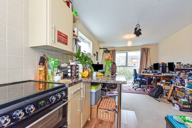 Flat for sale in Alderfield, Petersfield