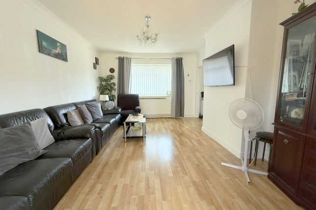 36, Cordelia Road, Staines-Upon-Thames photo 2