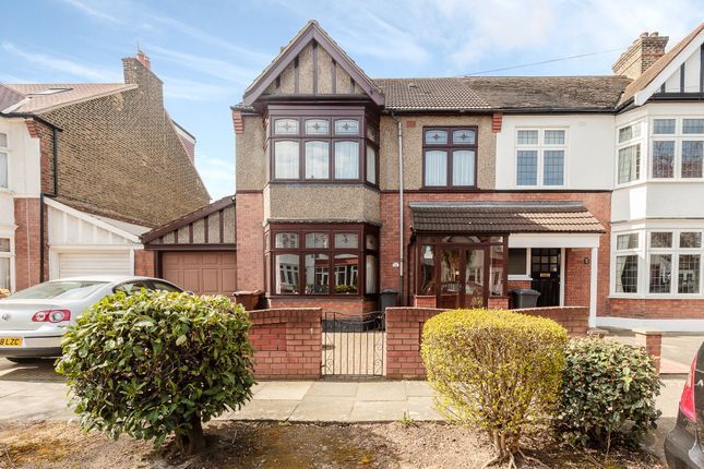 Big And Comfortable Five-Bedroom House