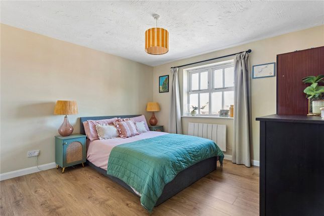 42, Massingberd Way, London photo 4