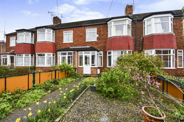 Terraced house for sale in Springhead Avenue, Hull