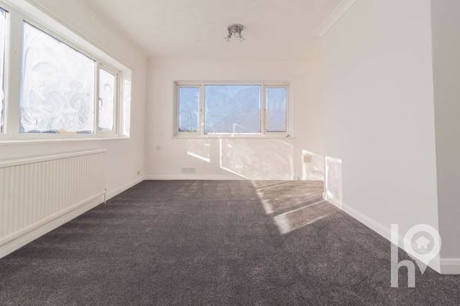75, Holmside Avenue, Sheerness photo 4
