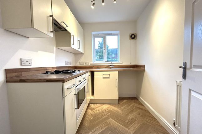 Cedar Way, Selby photo 5
