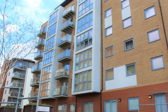 Flat to rent in Keel Point, Ship Wharf, Colchester, Essex