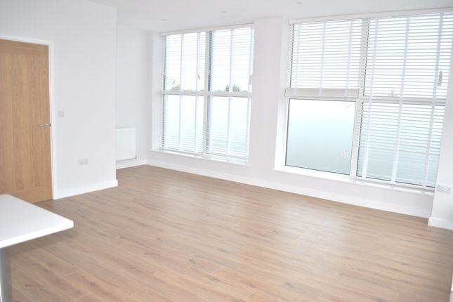 Flat to rent in Albany Gate, Darkes Lane, Potters Bar