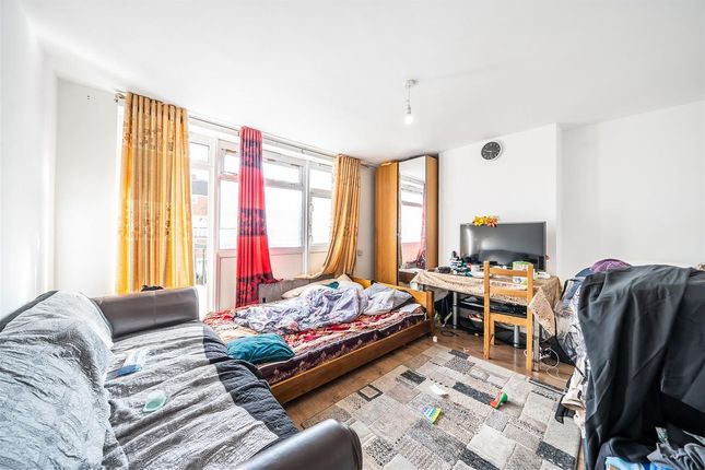 Flat for sale in Maddams Street, London