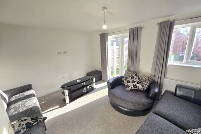 5, Hindhead Drive, Coventry photo 4