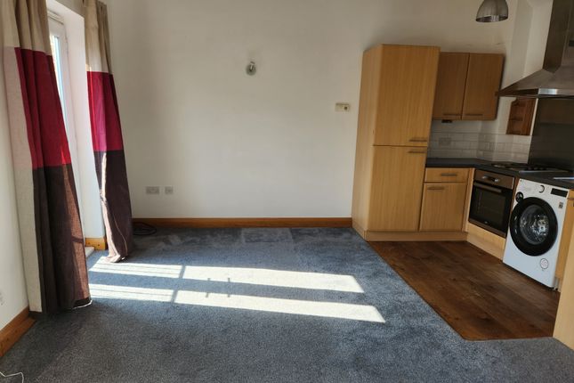 19, Warmonds Hill, Higham Ferrers photo 3