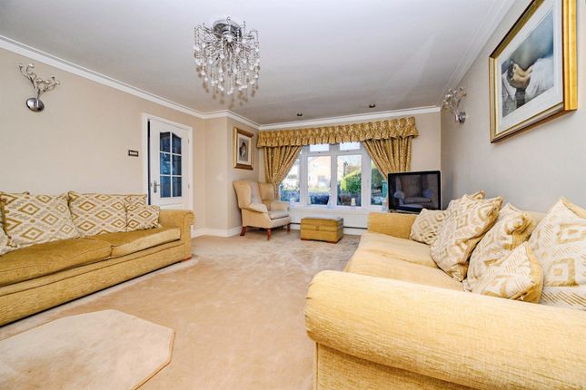 164, Chambersbury Lane, Hemel Hempstead photo 2