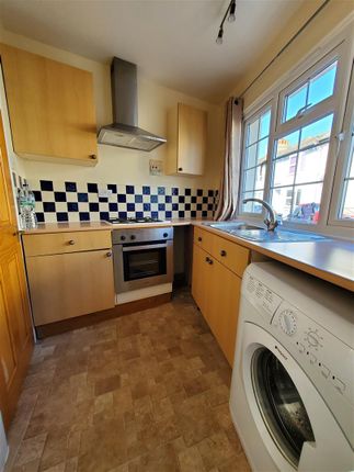 Terraced house to rent in St. Pauls Street, Brighton