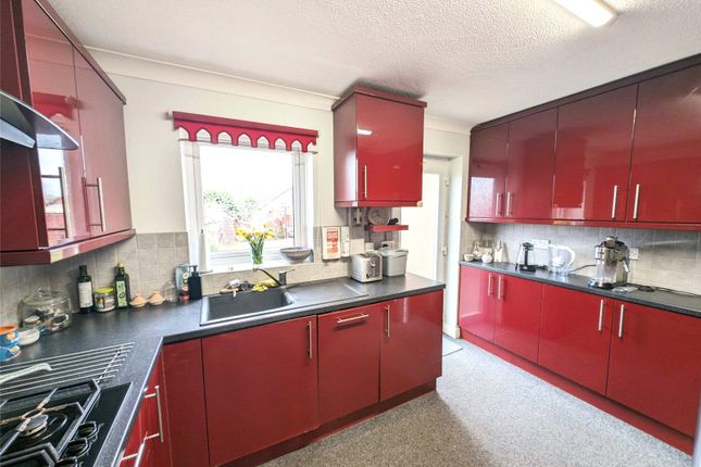 9, Celandine Way, Telford photo 2