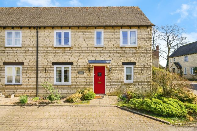 2-bed house on 6, Glissard Way, Burford, £270,000