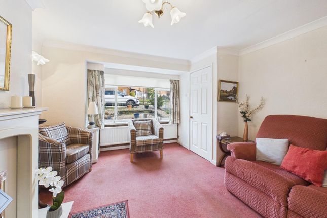 8, Springfield Grove, Bradford photo 3