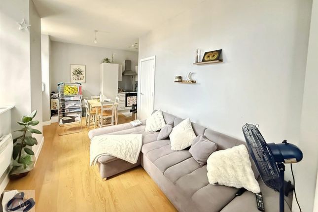 Flat 19 Block D, Victoria Riverside, Goodman Street, Leeds photo 2