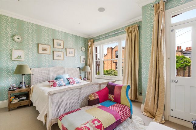 30, Bovingdon Road, London photo 3