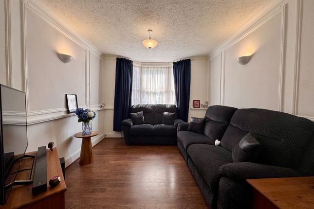 123 Kirkham Street, Greenwich, London photo 2