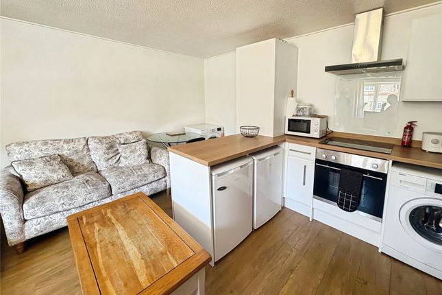 16, Laird Court, Surrey photo 5