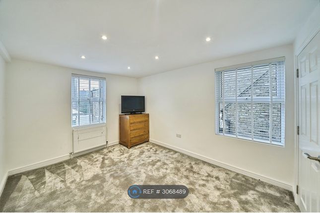 Flat, Flat  A Lower Richmond Road, Putney photo 5