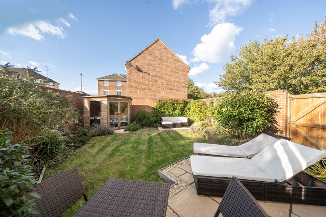 12, Neptune Crescent, Swindon photo 4