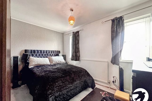 9 Lymington Court,, Bicknor Road, Kent photo 4