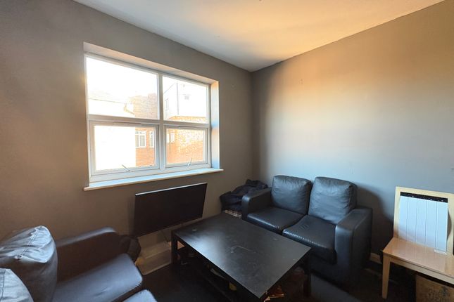 Room 5, Leicester photo 3