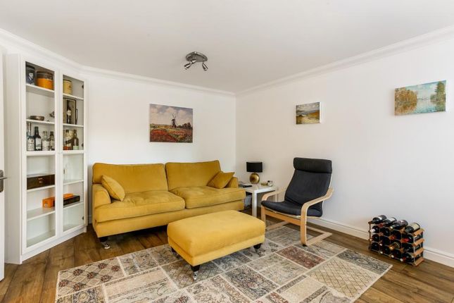 Flat for sale in Sunningdale, Berkshire