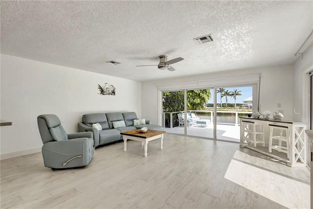 Town house for sale in 2460 Harbour Cove Drive, Hutchinson Island, Florida, United States Of America