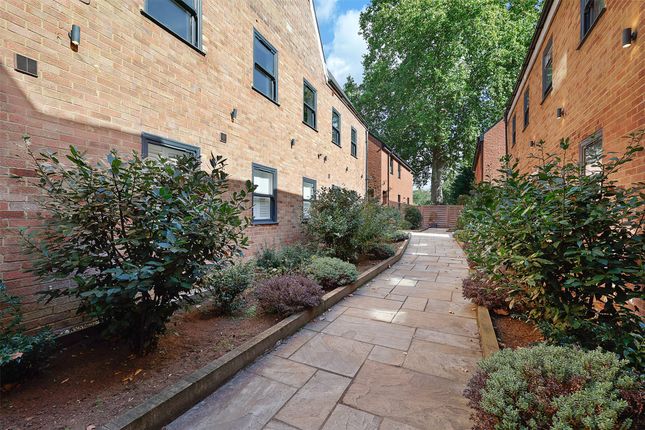 Flat 12, Park House 77-81,, Bell Street, Surrey photo 2