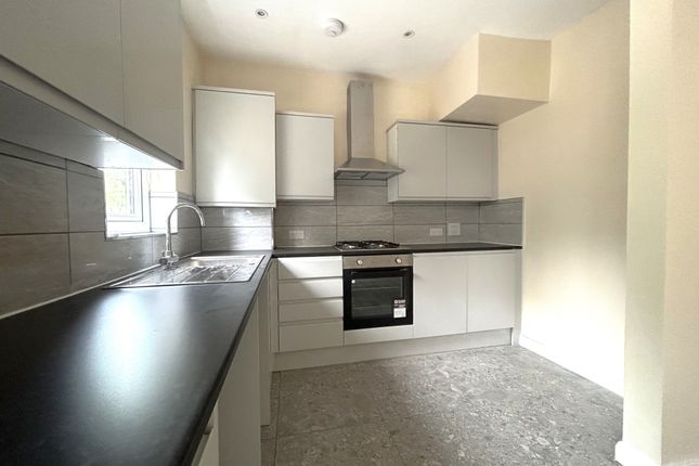 Thumbnail Terraced house to rent in Dowsett Road, London