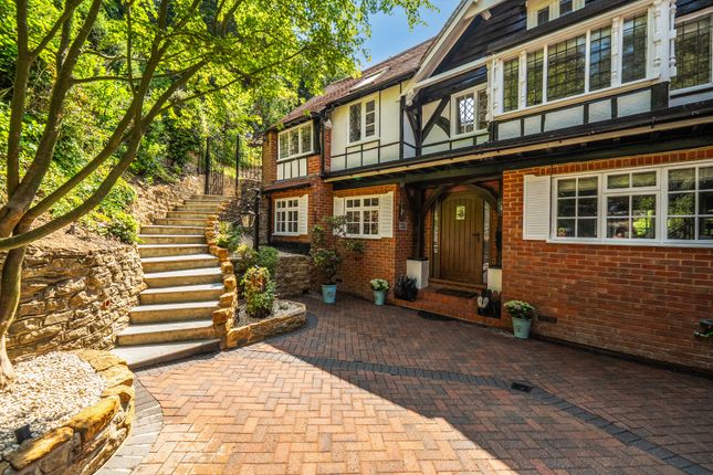 The Lodge,, Fairhill, Godalming photo 4