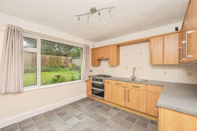 16, Melcombe Avenue, Weymouth photo 3